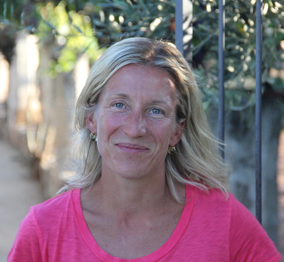 Theresa Webb headshot